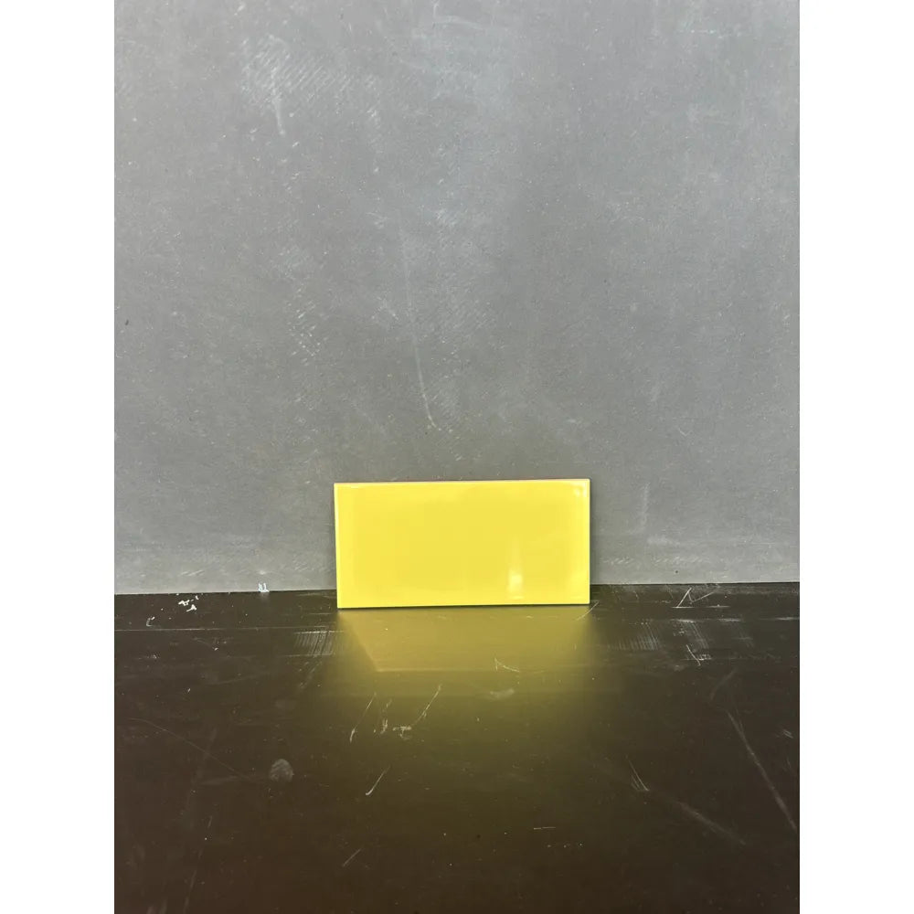 Latinia - Signal Yellow – Wandtegel – 15x30cm – Glanzend – RAL1023